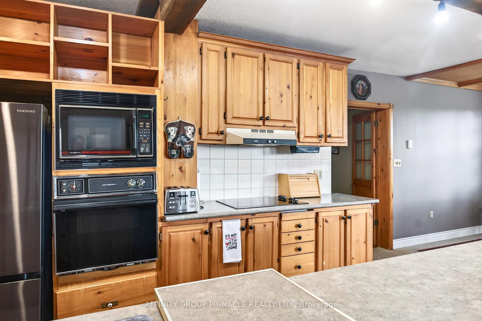 Photo 17 of 95 Bond Street E, Kawartha Lakes, Fenelon Falls — HOMEH