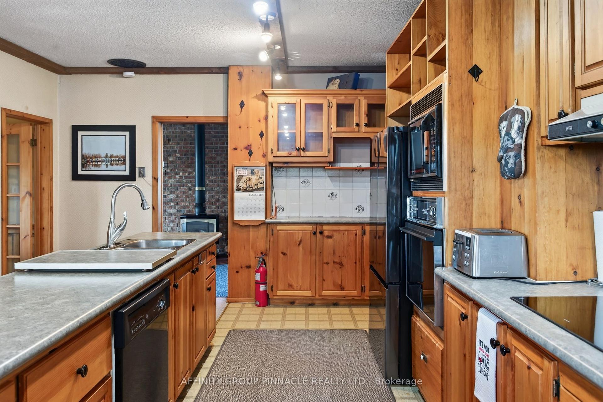 Photo 18 of 95 Bond Street E, Kawartha Lakes, Fenelon Falls — HOMEH