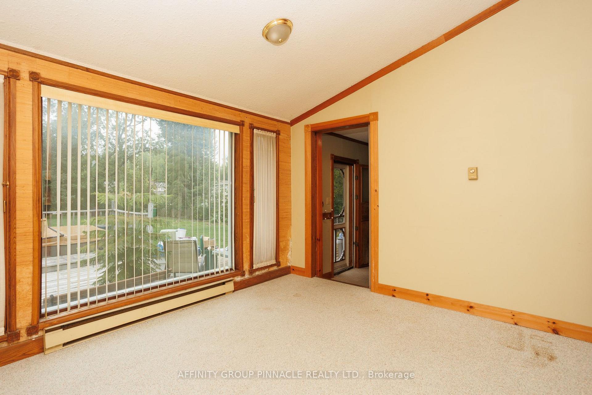 Photo 24 of 95 Bond Street E, Kawartha Lakes, Fenelon Falls — HOMEH