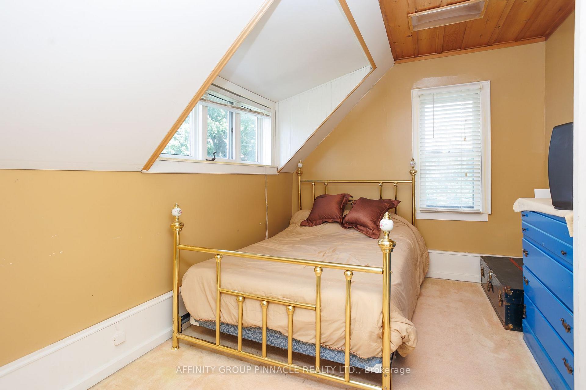 Photo 29 of 95 Bond Street E, Kawartha Lakes, Fenelon Falls — HOMEH
