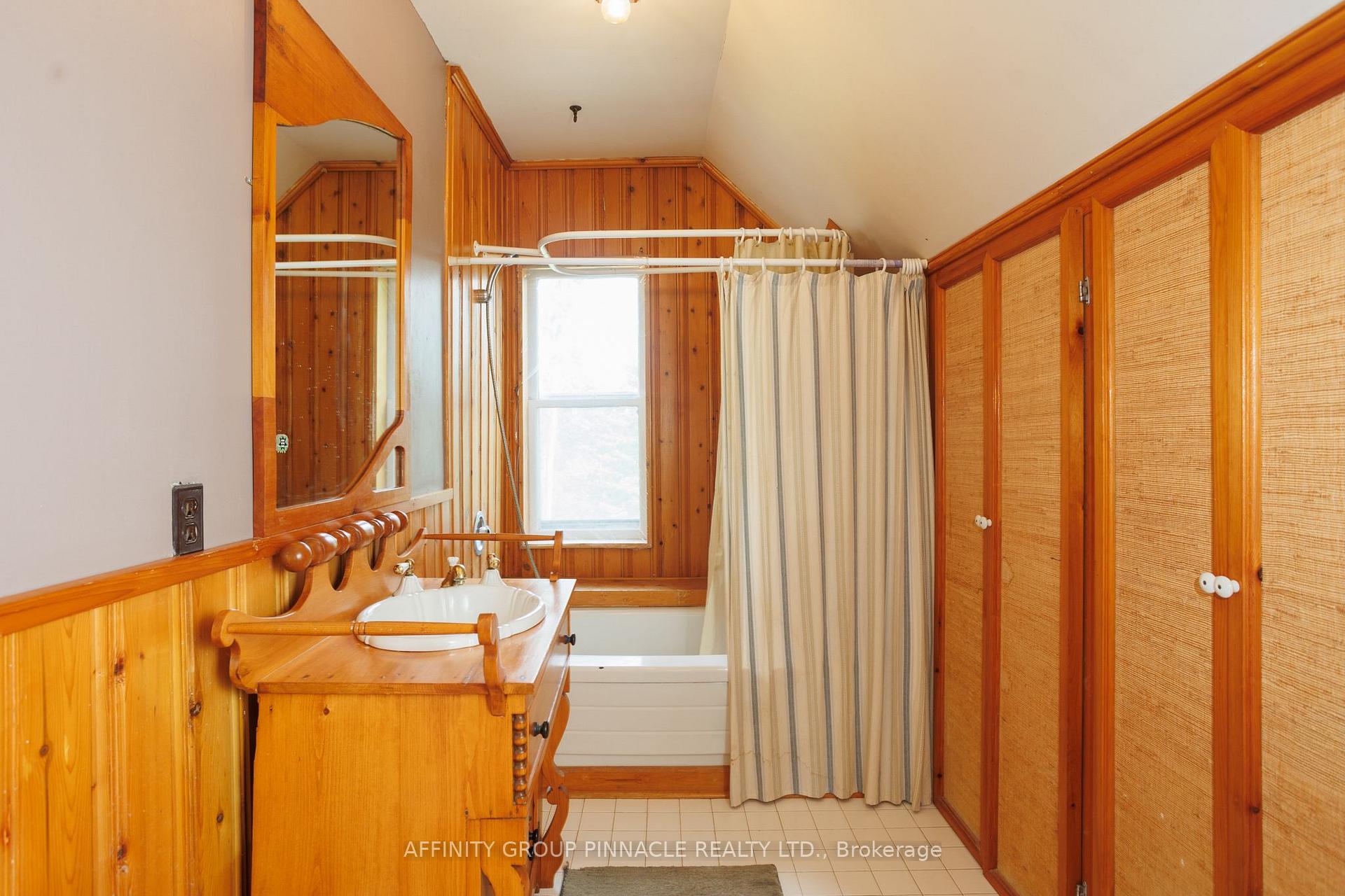 Photo 31 of 95 Bond Street E, Kawartha Lakes, Fenelon Falls — HOMEH