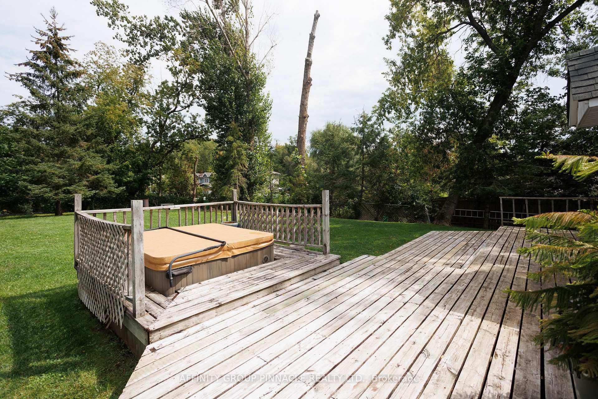 Photo 39 of 95 Bond Street E, Kawartha Lakes, Fenelon Falls — HOMEH