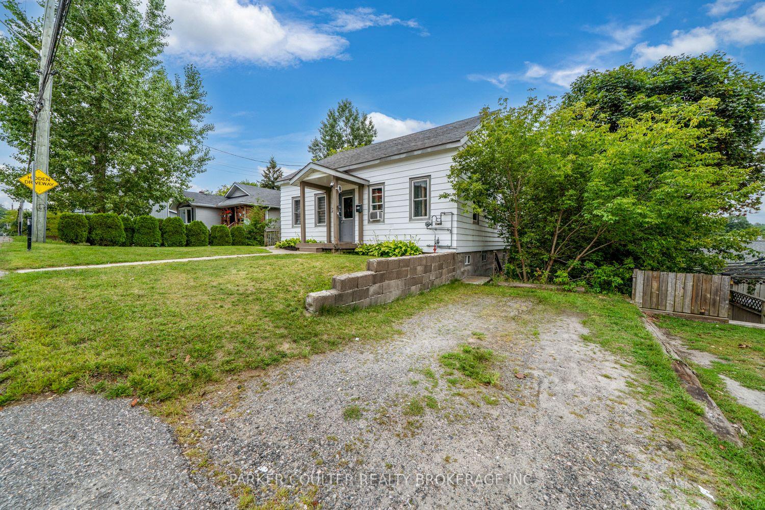 Photo 3 of 23 Miller Street, Parry Sound — HOMEH