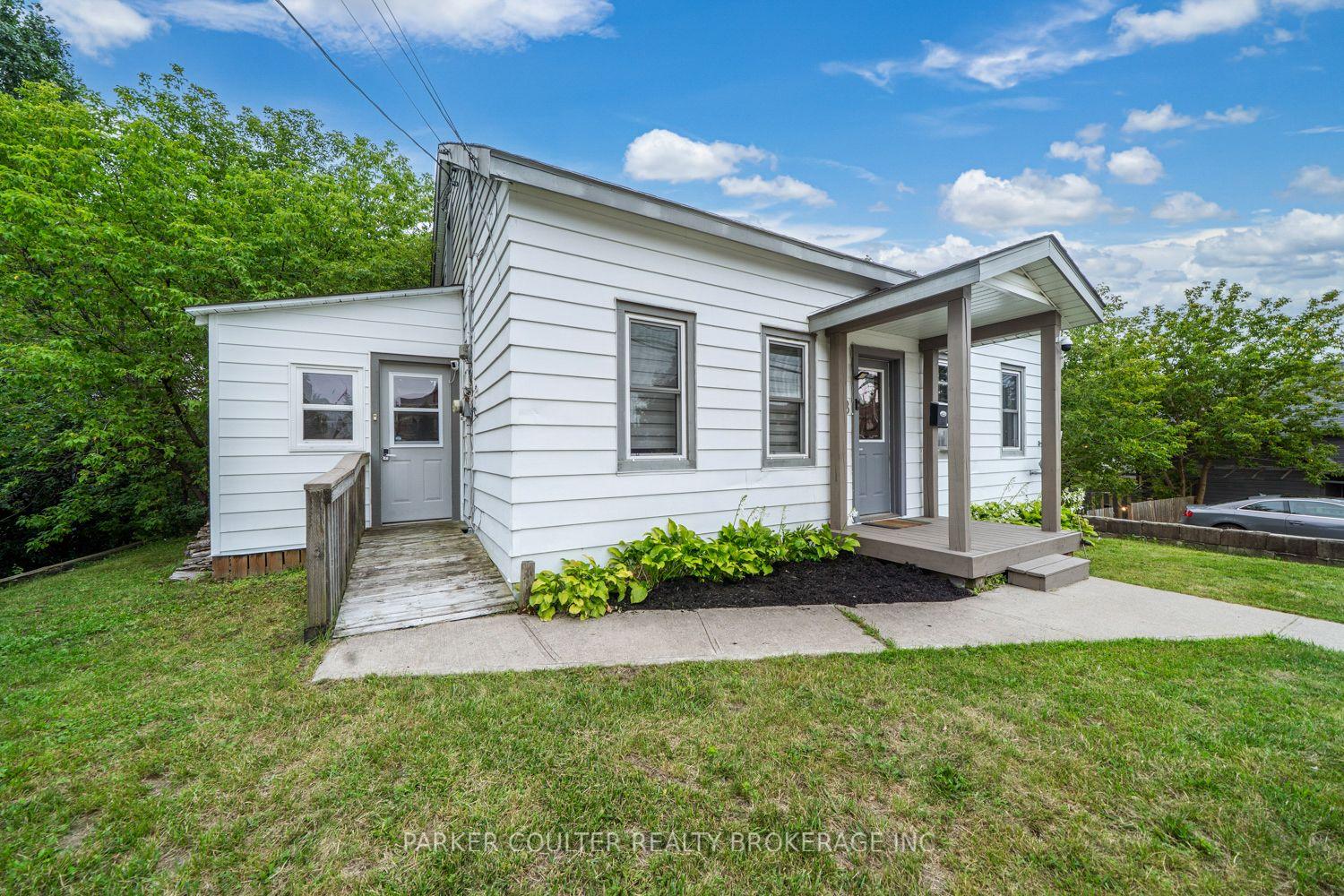 Photo 5 of 23 Miller Street, Parry Sound — HOMEH