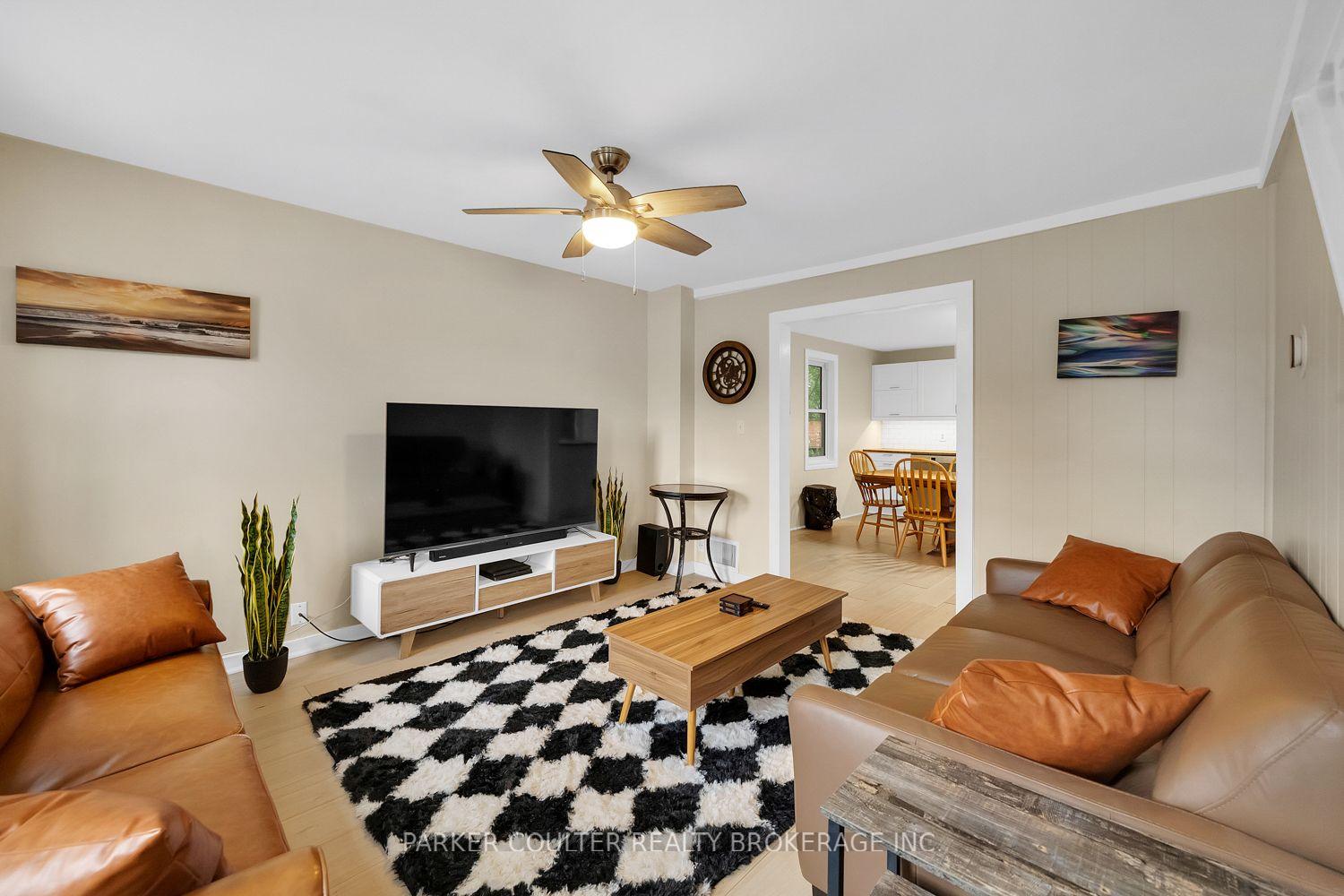 Photo 9 of 23 Miller Street, Parry Sound — HOMEH