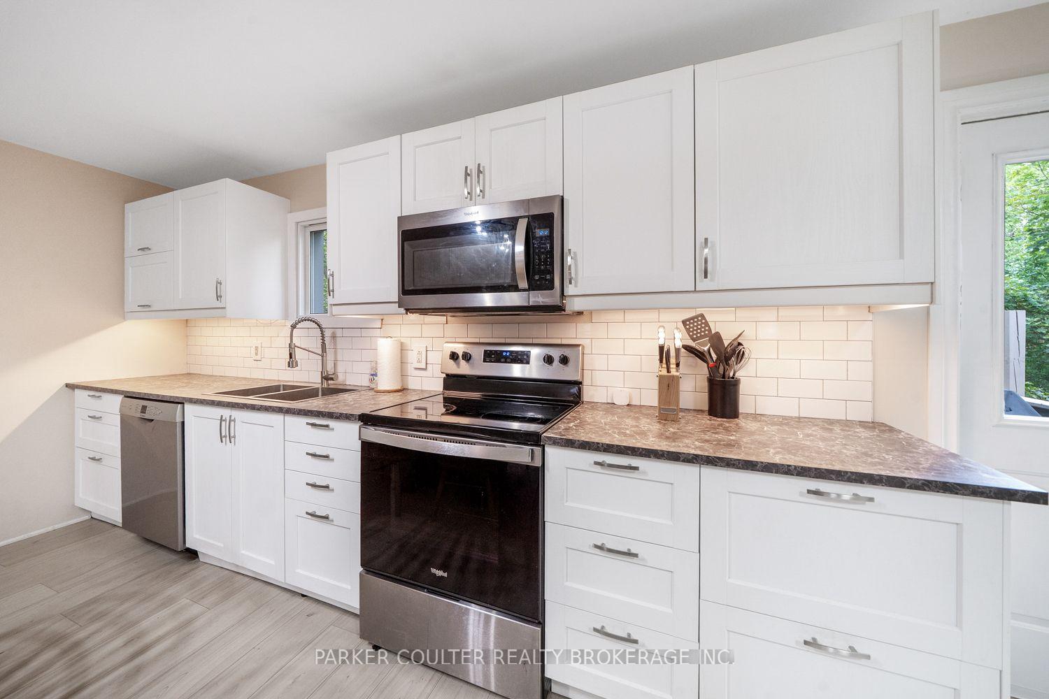 Photo 13 of 23 Miller Street, Parry Sound — HOMEH