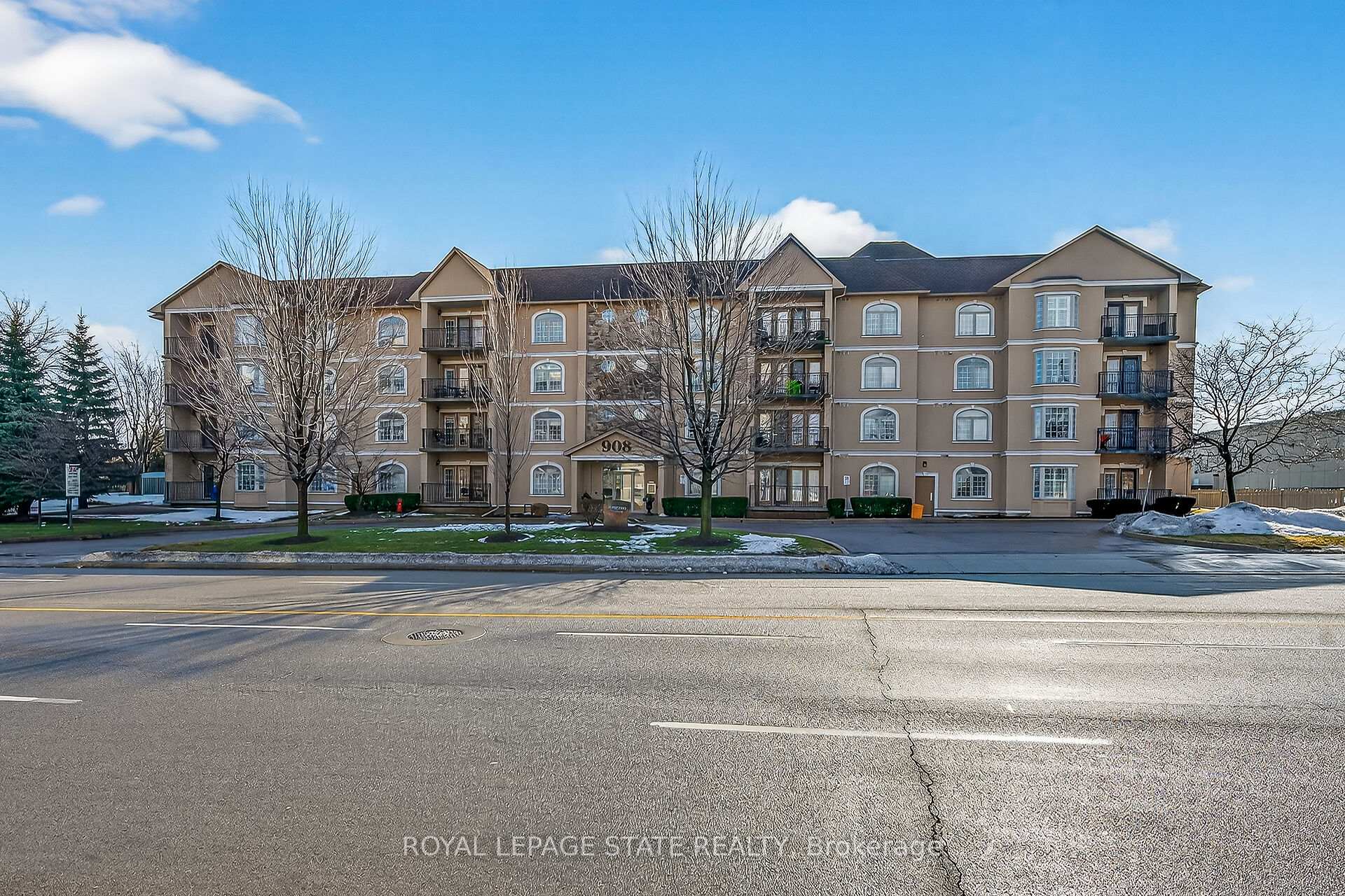 Photo 3 of Unit 308, 908 Mohawk Road E, Hamilton, Lisgar — HOMEH