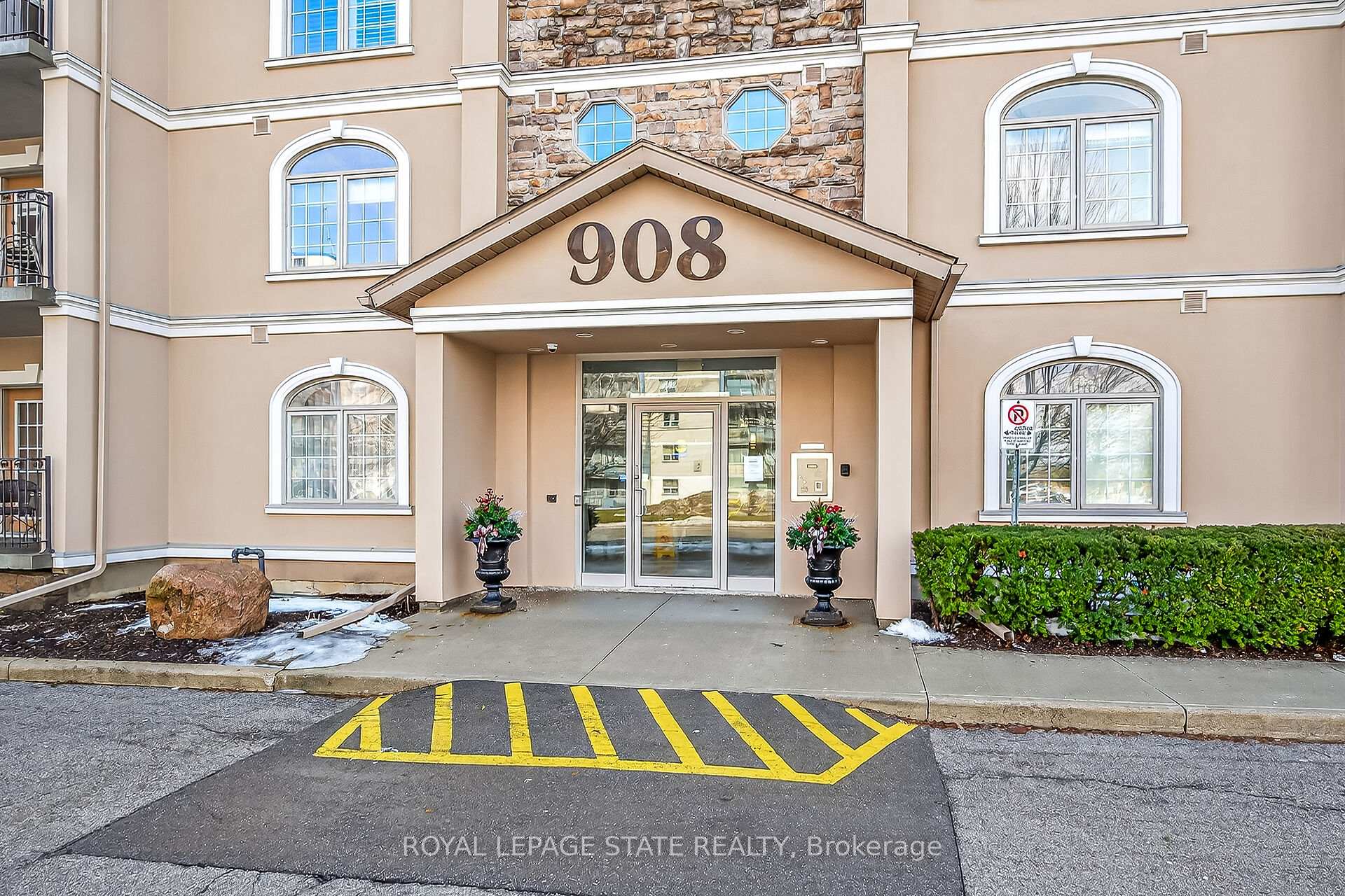 Photo 7 of Unit 308, 908 Mohawk Road E, Hamilton, Lisgar — HOMEH