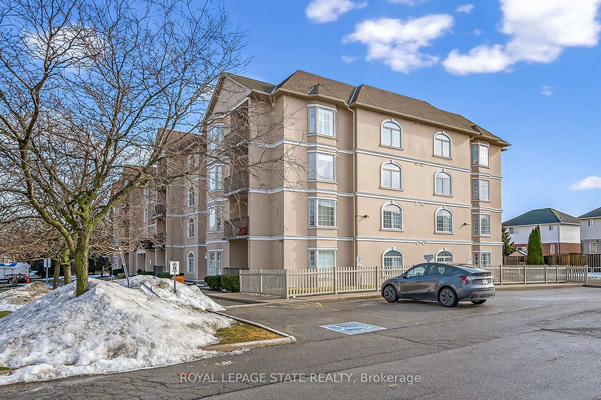 Photo 95 of Unit 308, 908 Mohawk Road E, Hamilton, Lisgar — HOMEH