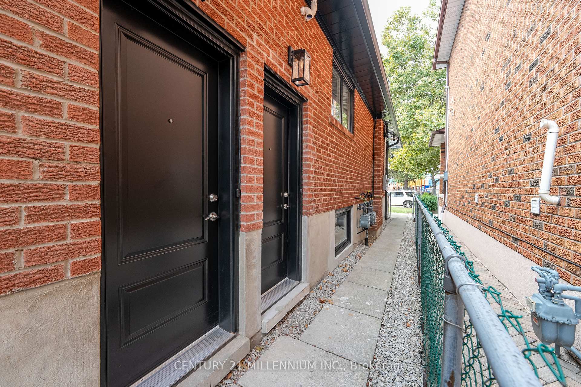 Photo 2 of Unit C, 31 Mariposa Avenue, Toronto, Rockcliffe-Smythe — HOMEH