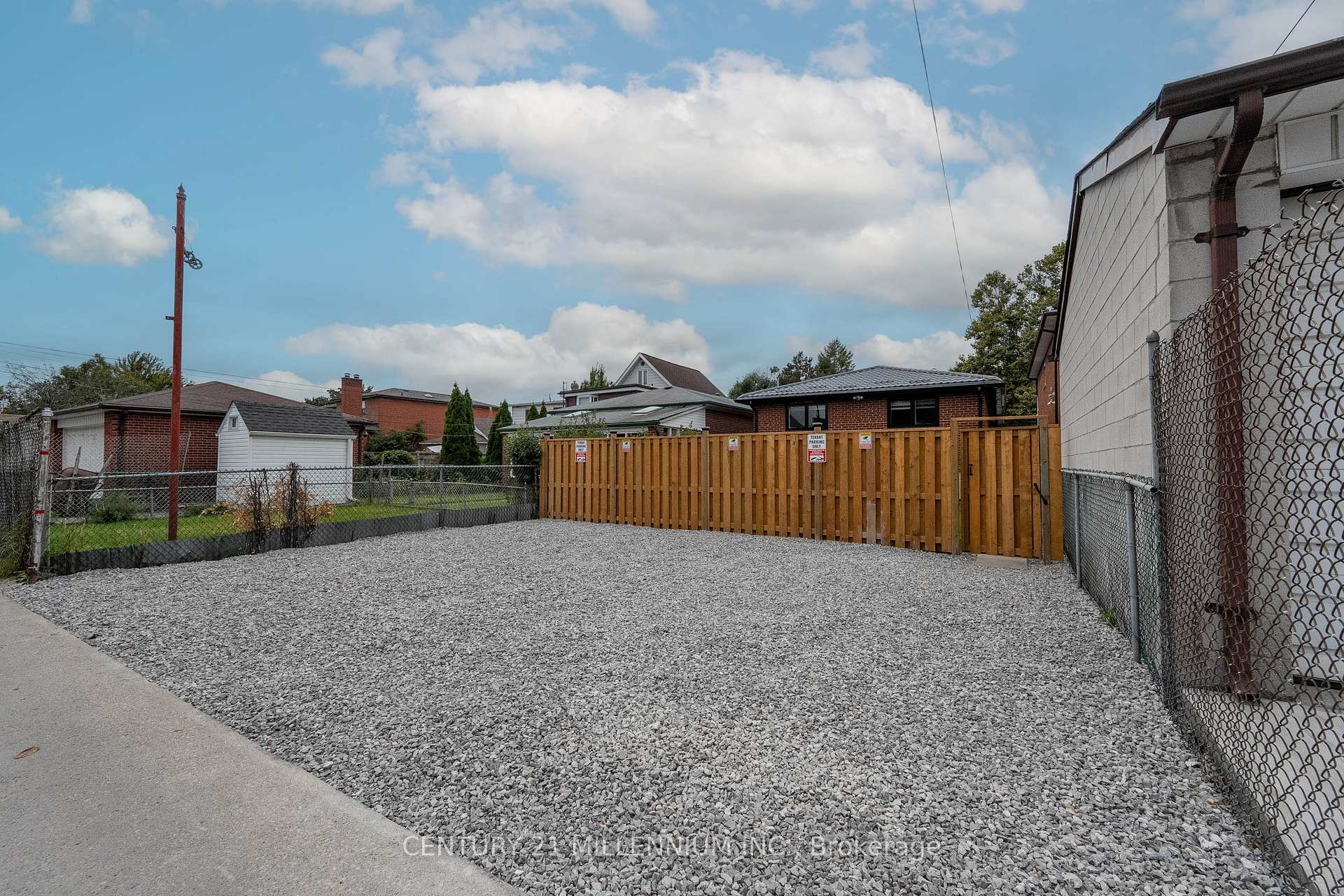 Photo 18 of Unit C, 31 Mariposa Avenue, Toronto, Rockcliffe-Smythe — HOMEH