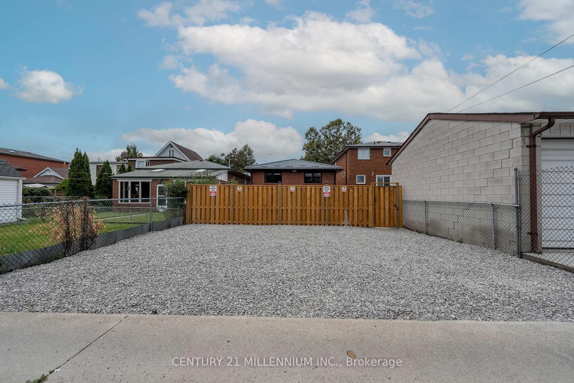 Photo 19 of Unit C, 31 Mariposa Avenue, Toronto, Rockcliffe-Smythe — HOMEH