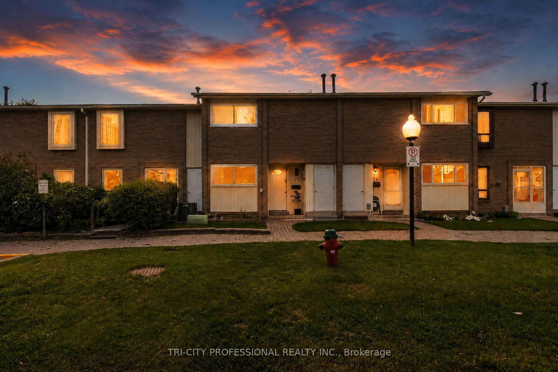 Photo 2 of 25 Craigleigh Crescent, Brampton, Avondale — HOMEH