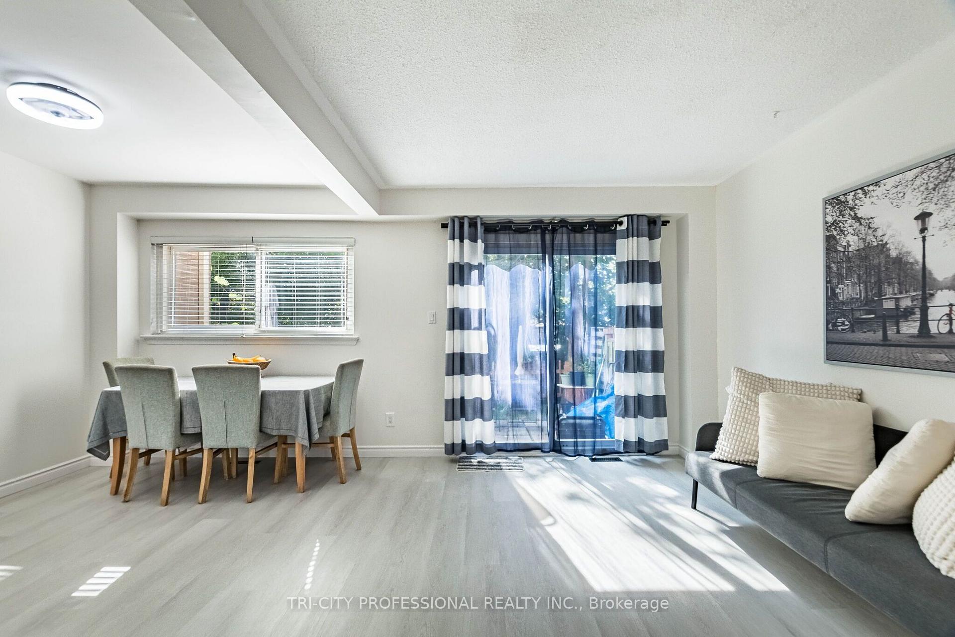 Photo 11 of 25 Craigleigh Crescent, Brampton, Avondale — HOMEH