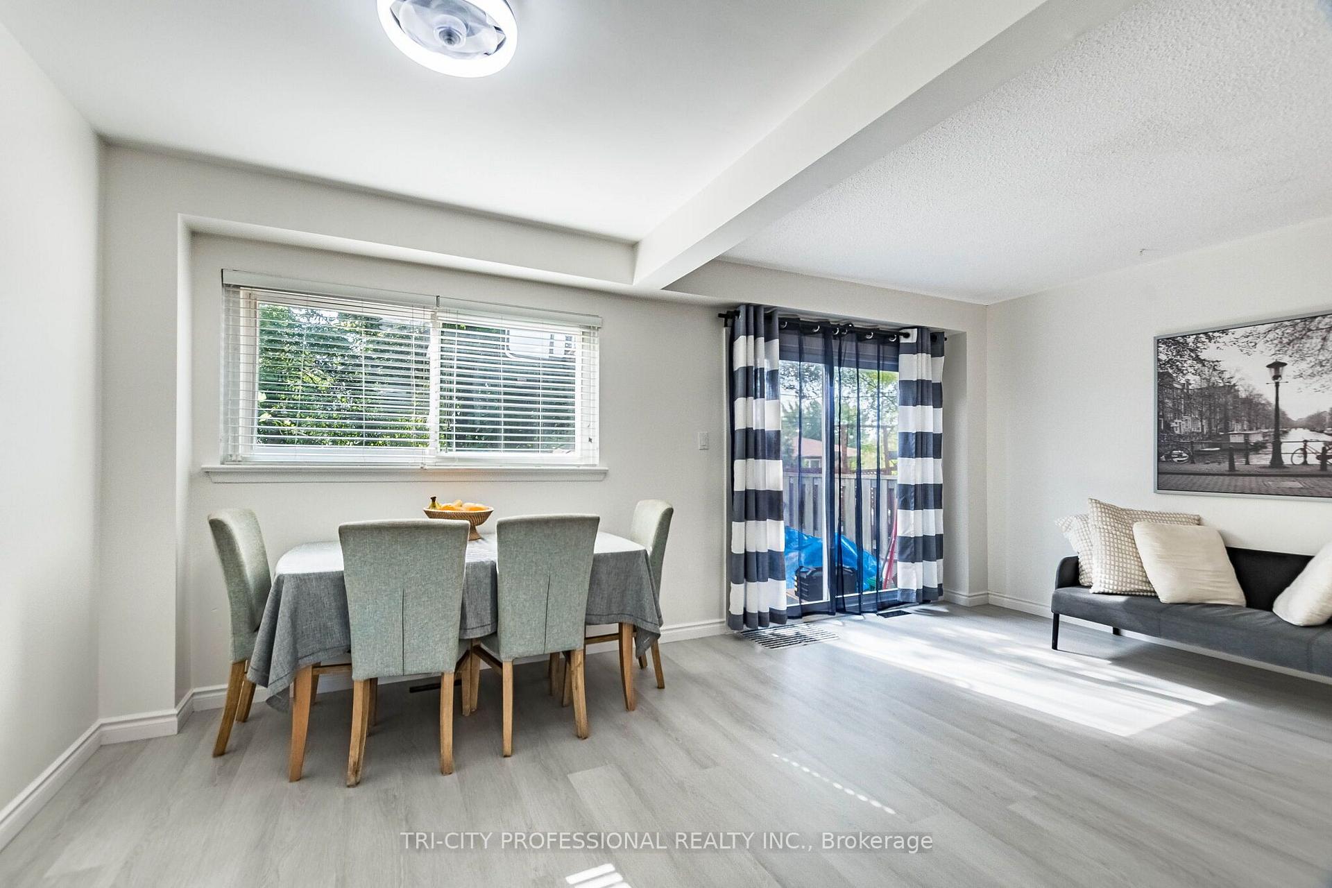 Photo 17 of 25 Craigleigh Crescent, Brampton, Avondale — HOMEH