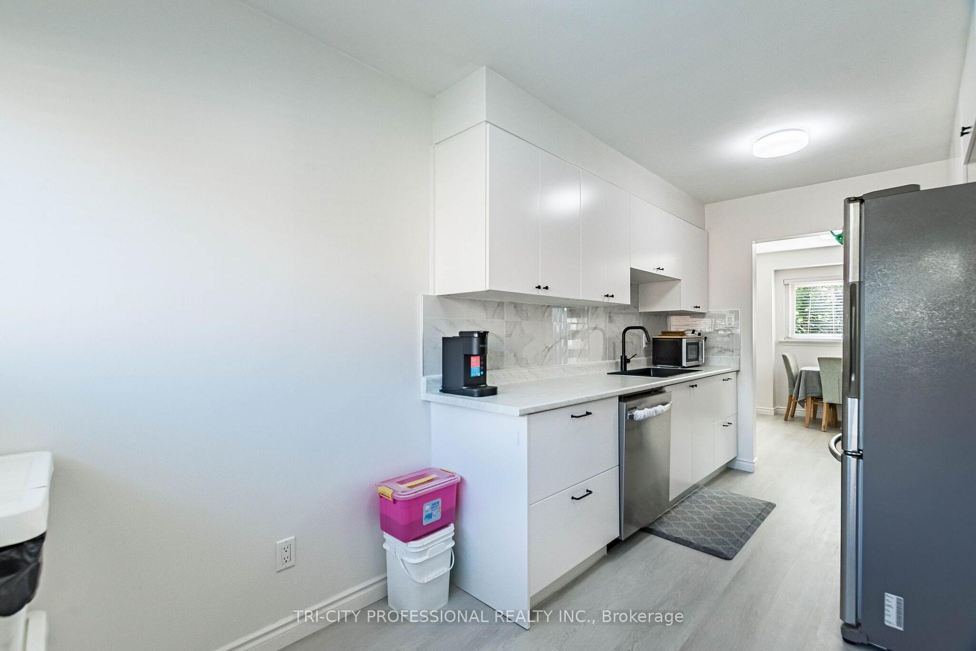 Photo 18 of 25 Craigleigh Crescent, Brampton, Avondale — HOMEH