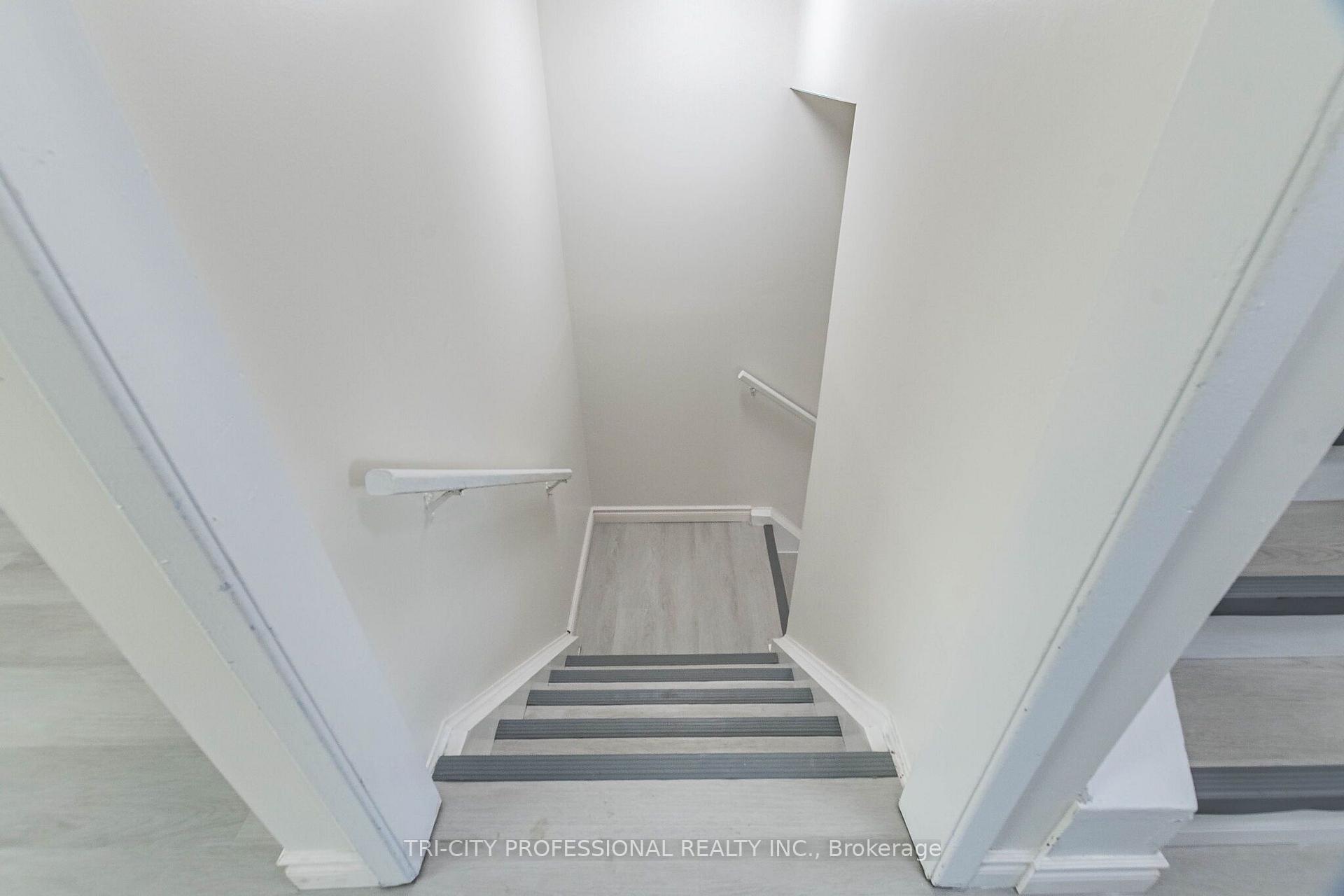 Photo 35 of 25 Craigleigh Crescent, Brampton, Avondale — HOMEH