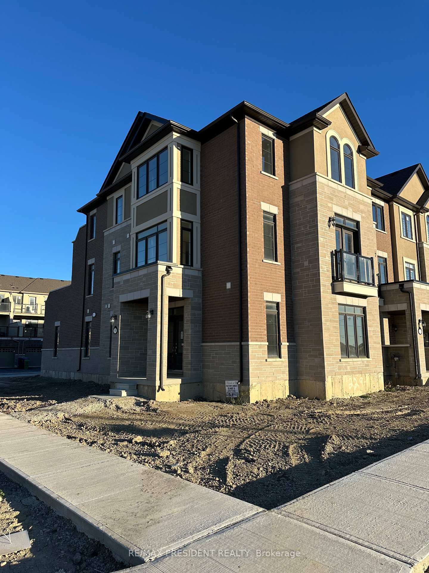 Photo 2 of 98 Claremont Road, Brampton, Sandringham-Wellington North — HOMEH