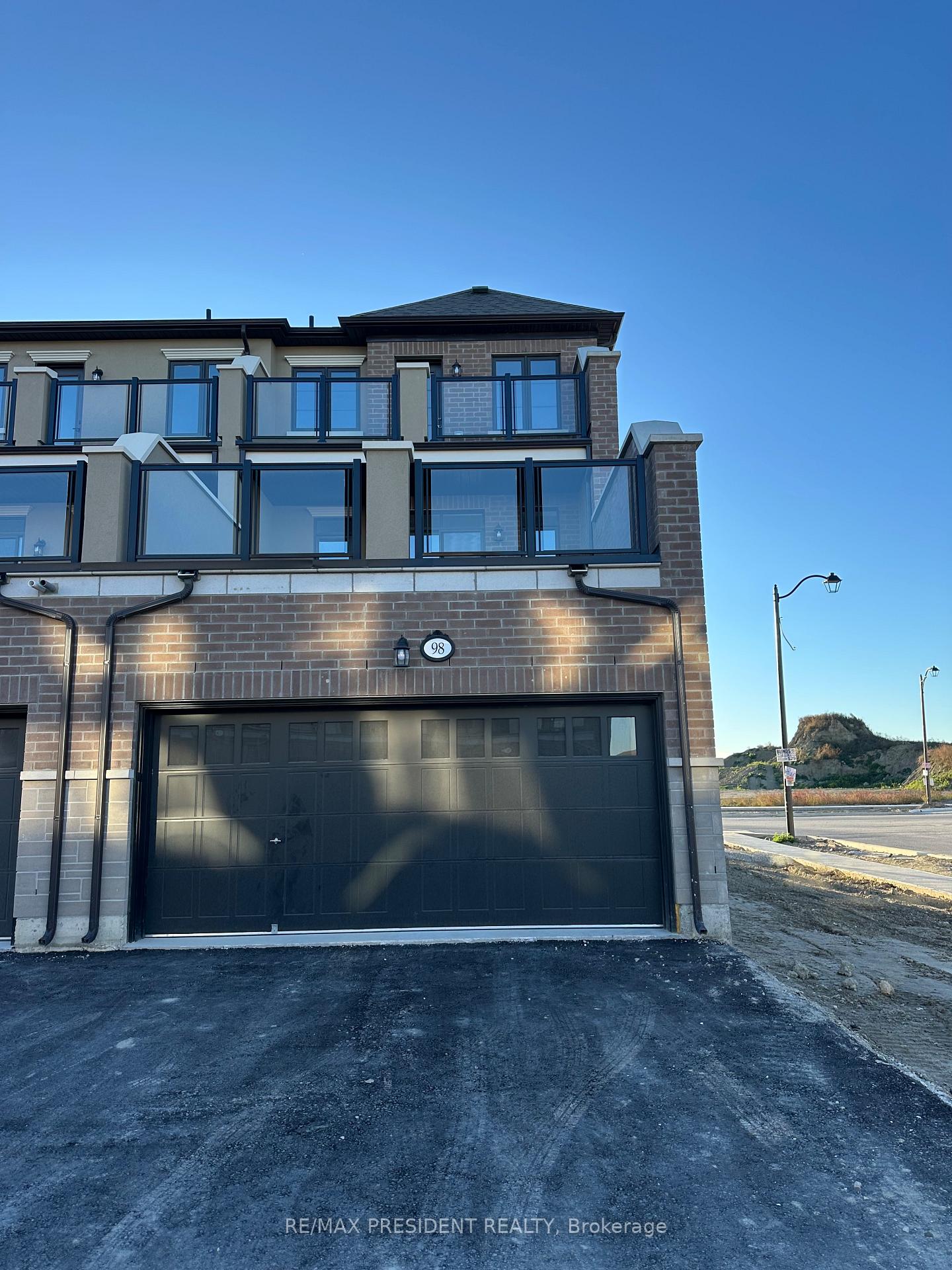 Photo 3 of 98 Claremont Road, Brampton, Sandringham-Wellington North — HOMEH