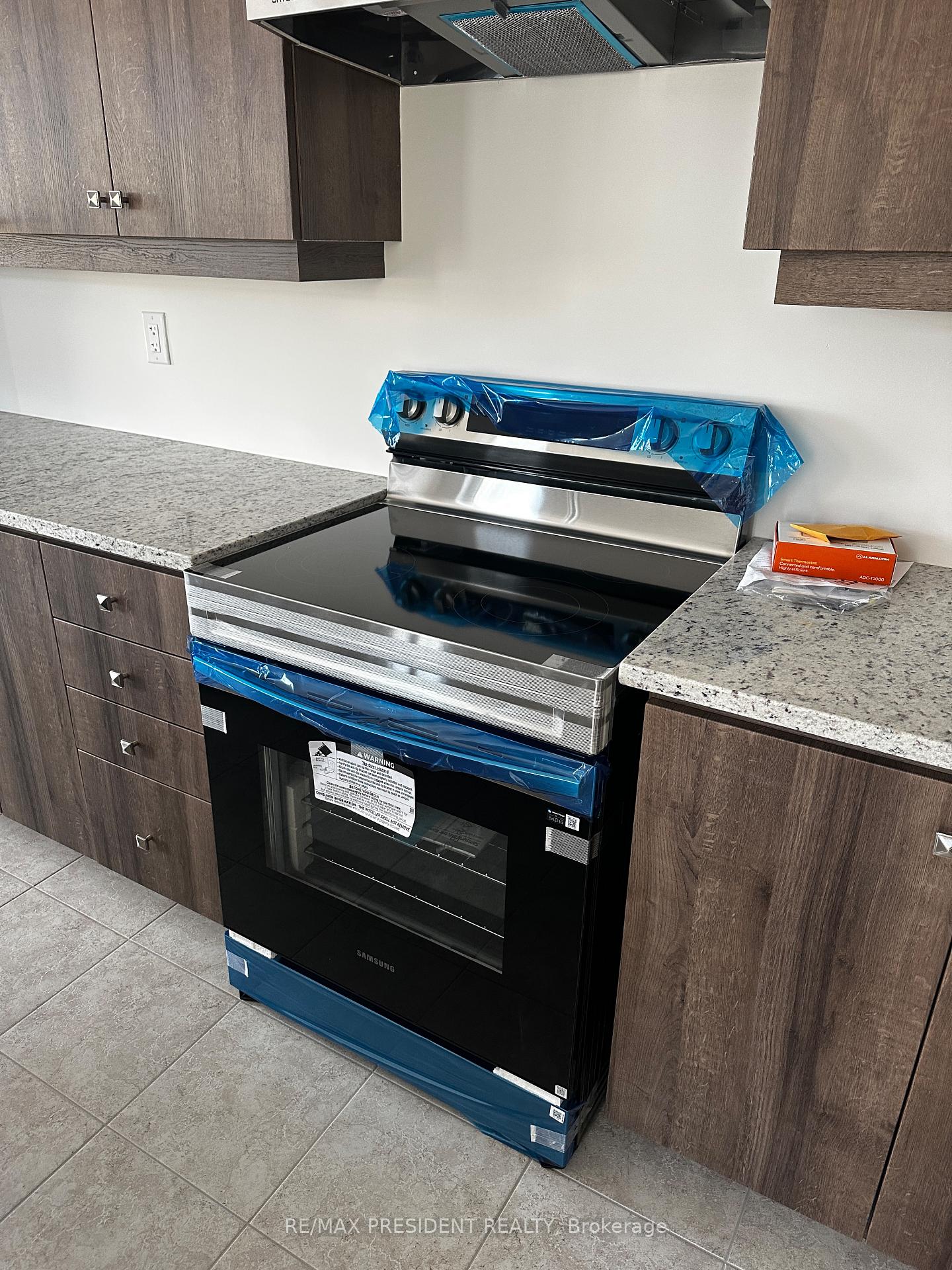 Photo 10 of 98 Claremont Road, Brampton, Sandringham-Wellington North — HOMEH