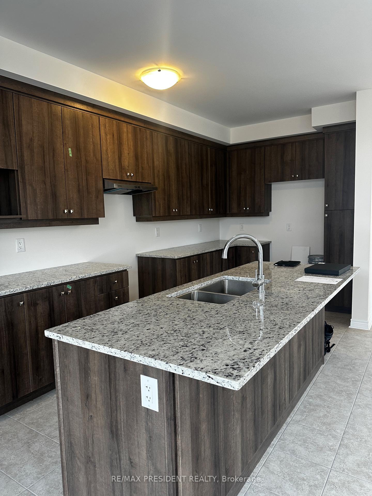Photo 11 of 98 Claremont Road, Brampton, Sandringham-Wellington North — HOMEH
