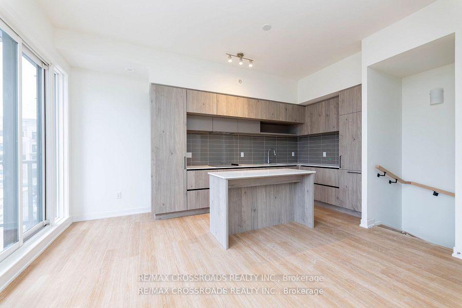 Photo 2 of Unit 1212, 10 David Eyer Road E, Richmond Hill, Rural Richmond Hill — HOMEH