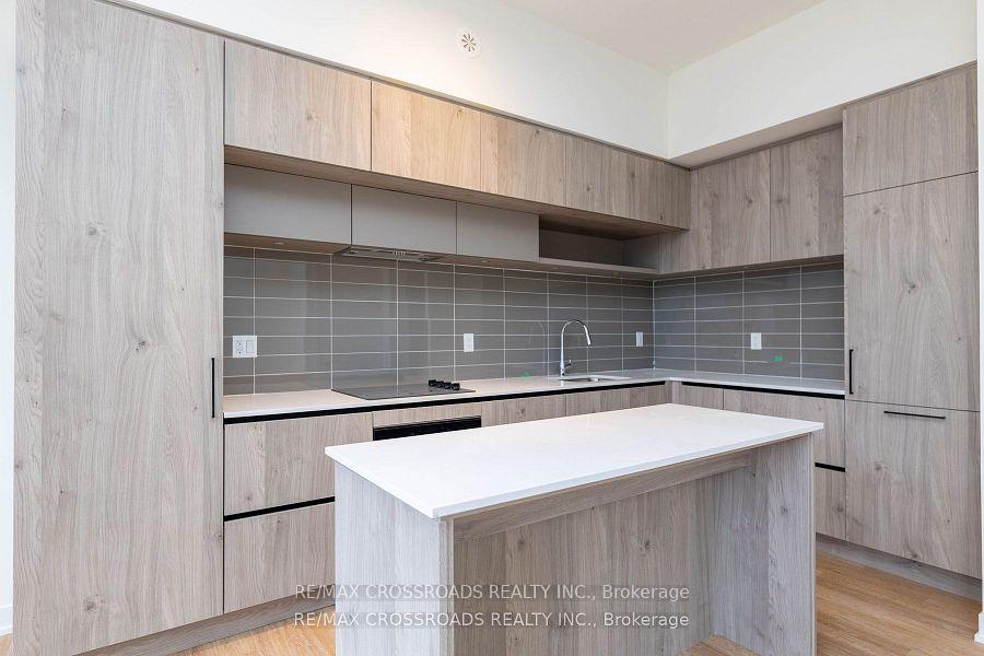 Photo 3 of Unit 1212, 10 David Eyer Road E, Richmond Hill, Rural Richmond Hill — HOMEH