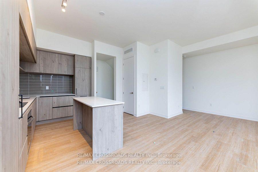 Photo 5 of Unit 1212, 10 David Eyer Road E, Richmond Hill, Rural Richmond Hill — HOMEH