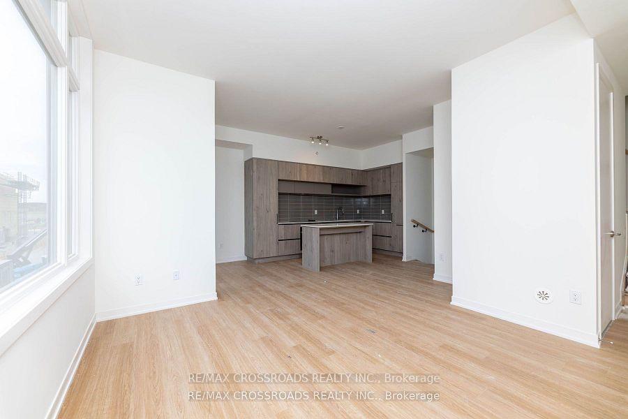 Photo 6 of Unit 1212, 10 David Eyer Road E, Richmond Hill, Rural Richmond Hill — HOMEH