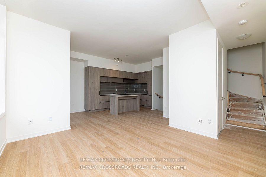 Photo 9 of Unit 1212, 10 David Eyer Road E, Richmond Hill, Rural Richmond Hill — HOMEH
