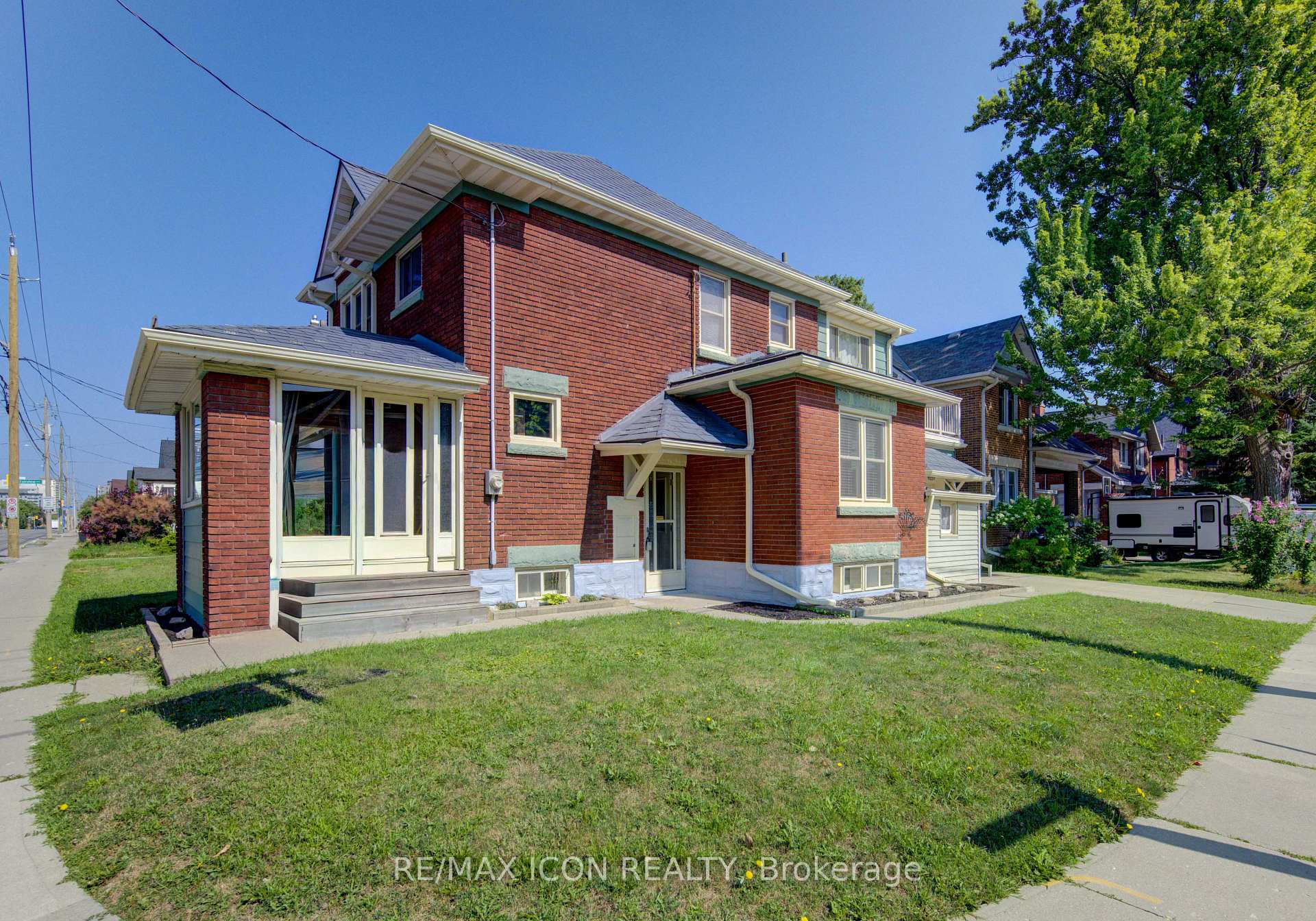 Photo of 224 Weber Street E