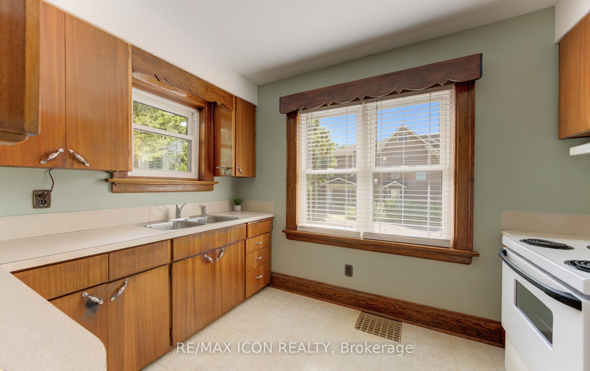 Photo 19 of 224 Weber Street E, Kitchener, King East — HOMEH