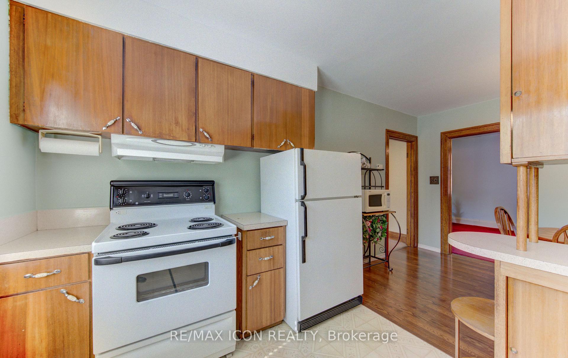 Photo 22 of 224 Weber Street E, Kitchener, King East — HOMEH