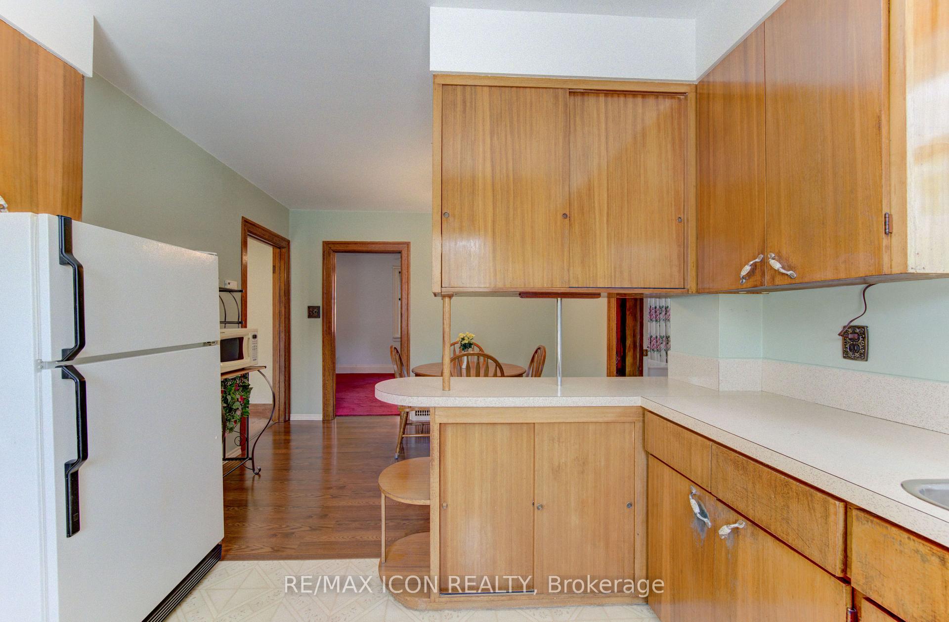 Photo 23 of 224 Weber Street E, Kitchener, King East — HOMEH
