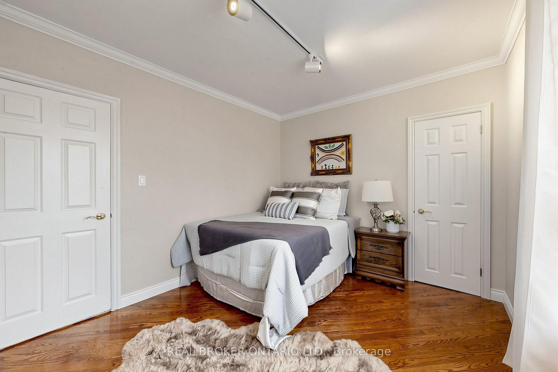 Photo 24 of 2 Dorking Crescent, North York, Downsview-Roding-CFB — HOMEH