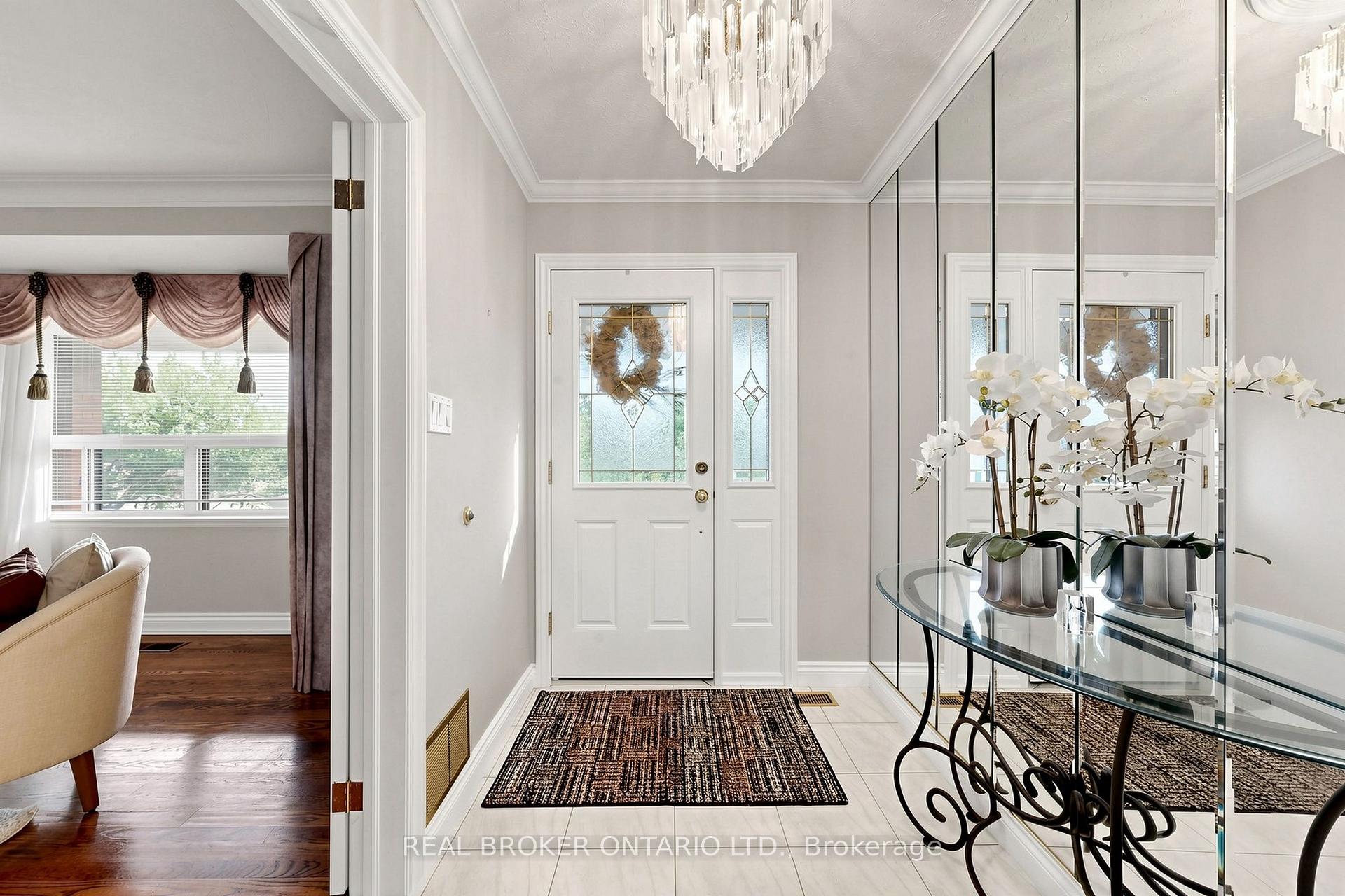 Photo 27 of 2 Dorking Crescent, North York, Downsview-Roding-CFB — HOMEH