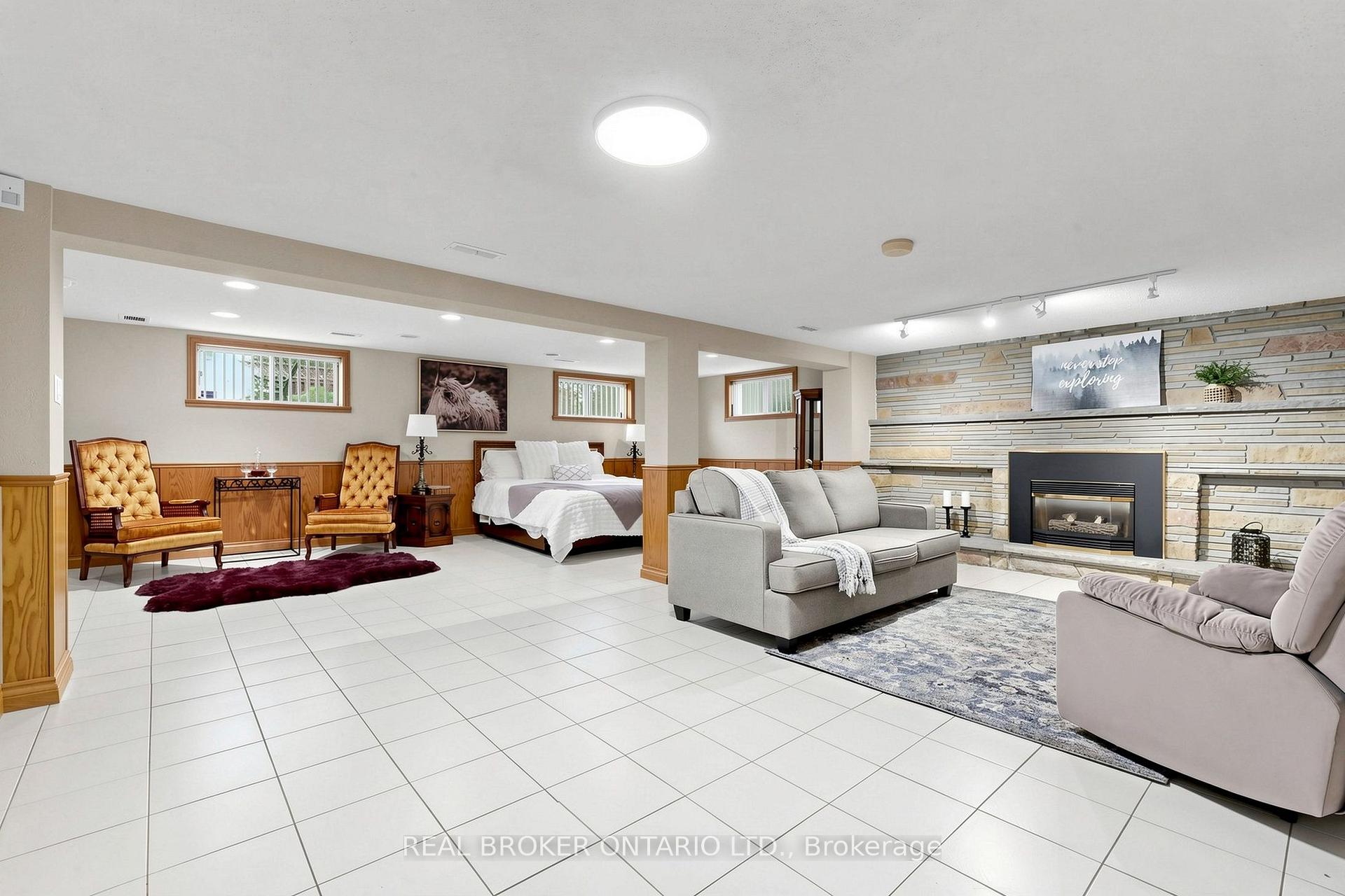 Photo 30 of 2 Dorking Crescent, North York, Downsview-Roding-CFB — HOMEH