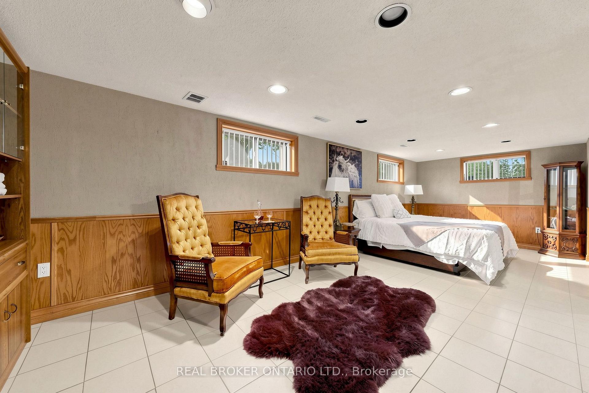 Photo 35 of 2 Dorking Crescent, North York, Downsview-Roding-CFB — HOMEH