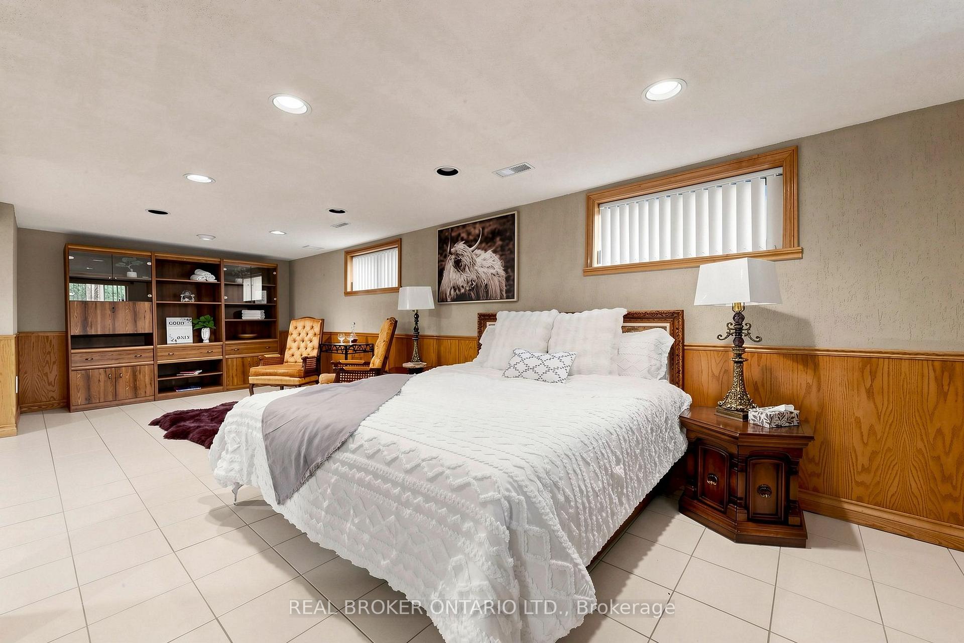 Photo 36 of 2 Dorking Crescent, North York, Downsview-Roding-CFB — HOMEH