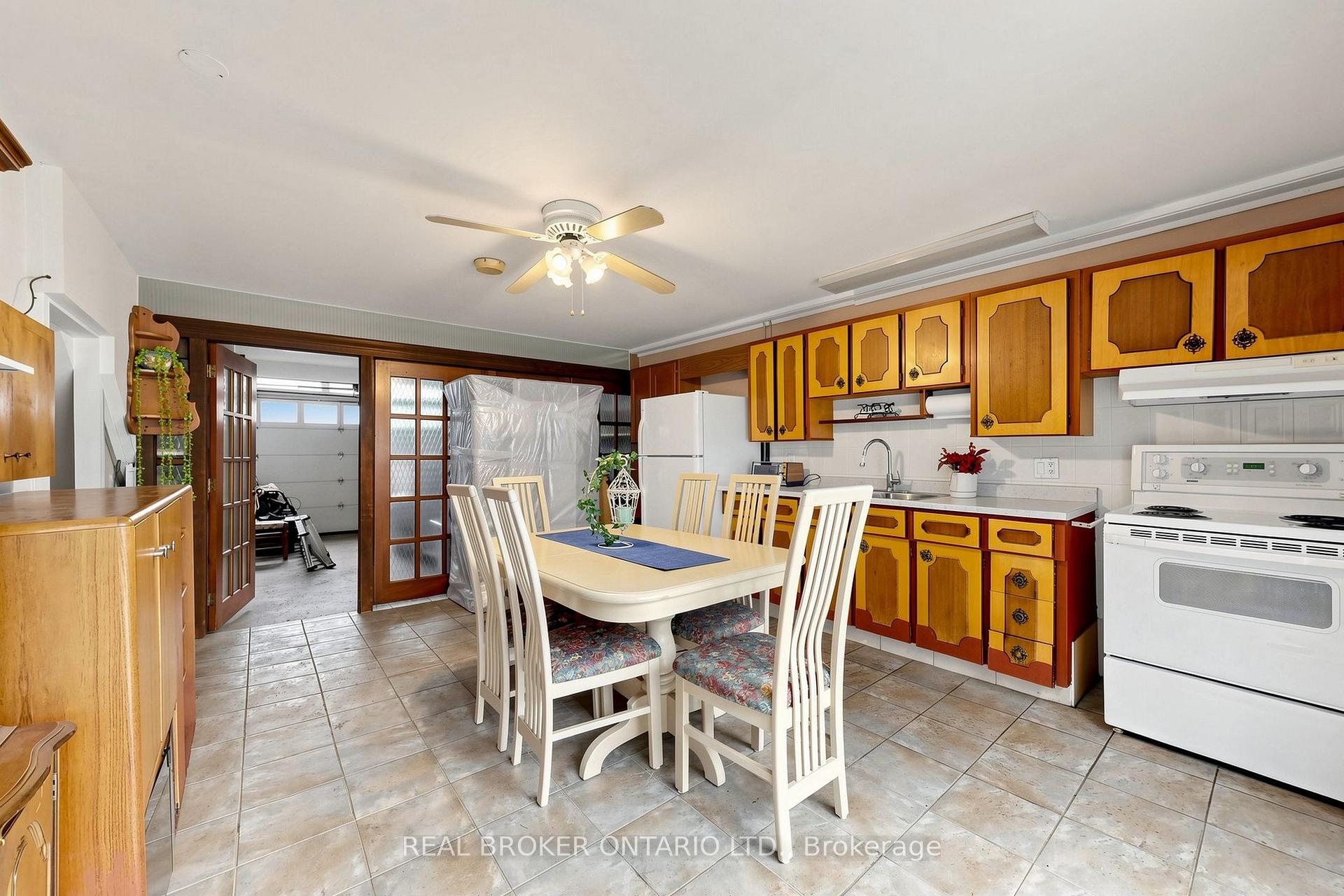 Photo 44 of 2 Dorking Crescent, North York, Downsview-Roding-CFB — HOMEH