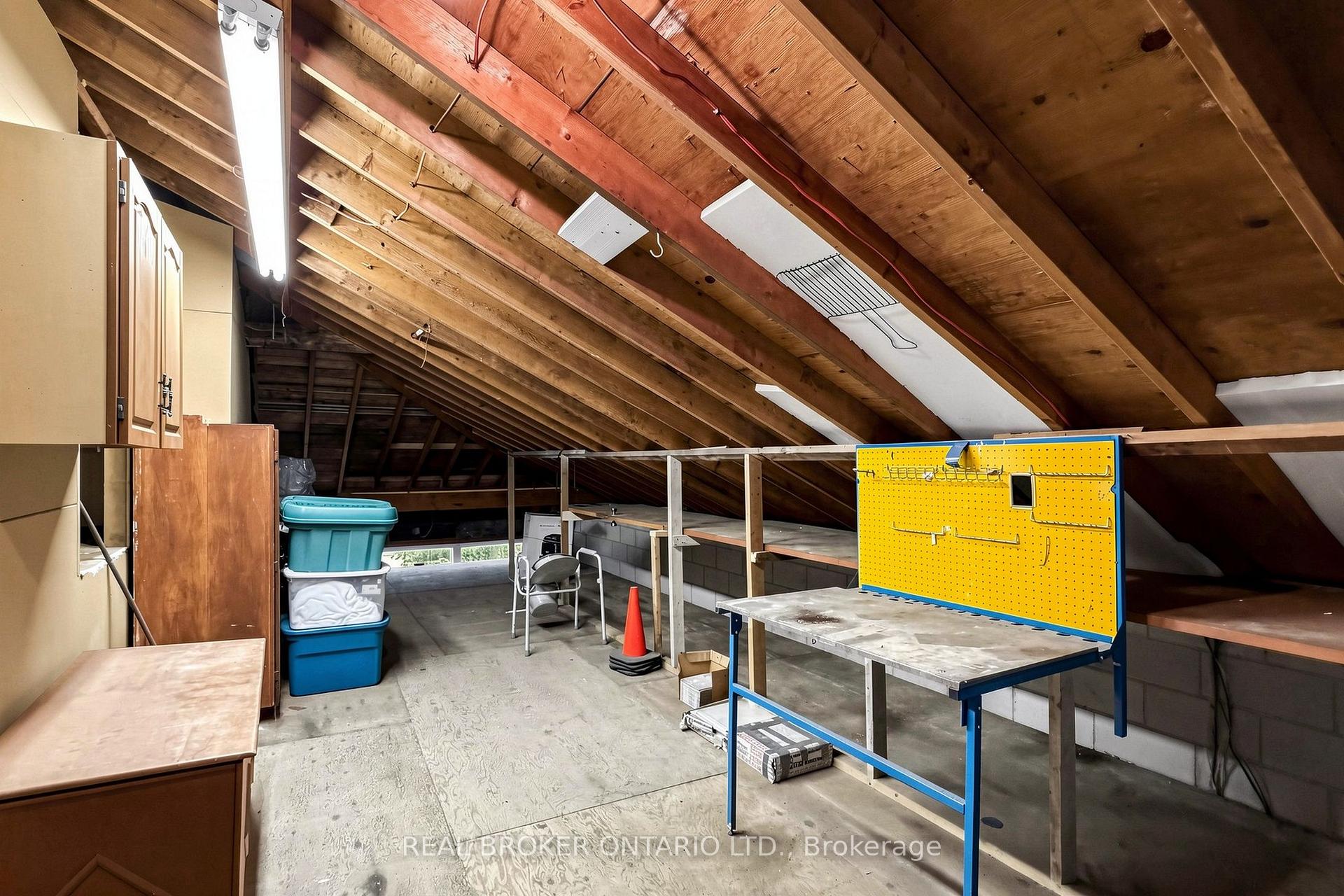 Photo 45 of 2 Dorking Crescent, North York, Downsview-Roding-CFB — HOMEH