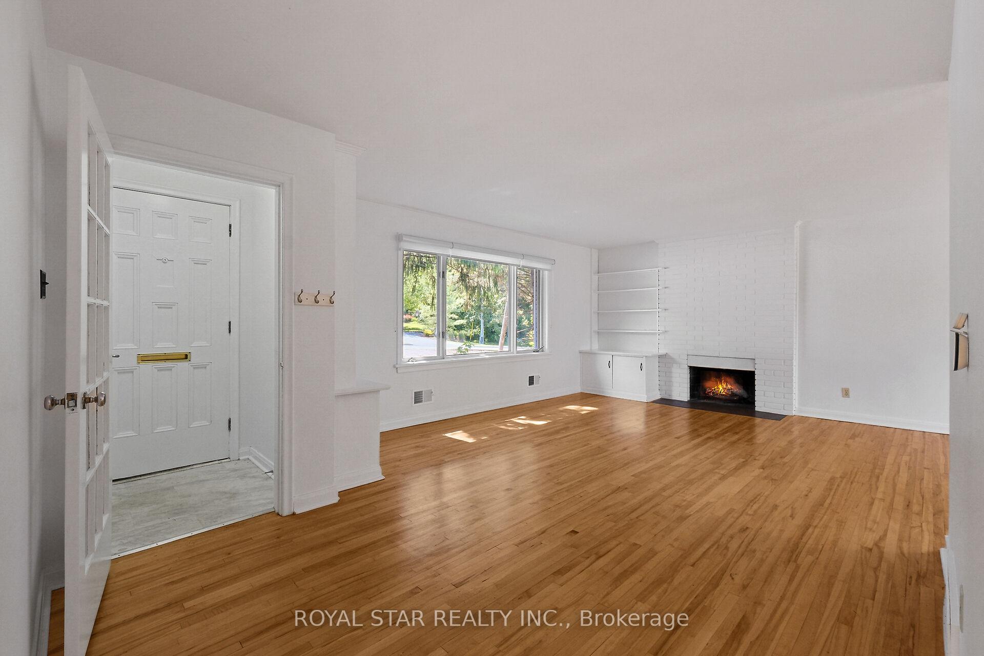 Photo 6 of 10 Delong Drive, Ottawa, Beacon Hill North — HOMEH