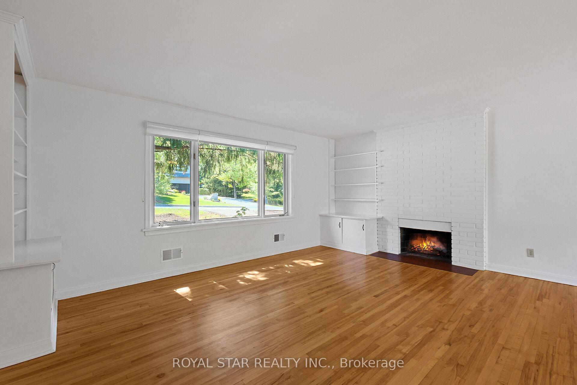 Photo 11 of 10 Delong Drive, Ottawa, Beacon Hill North — HOMEH