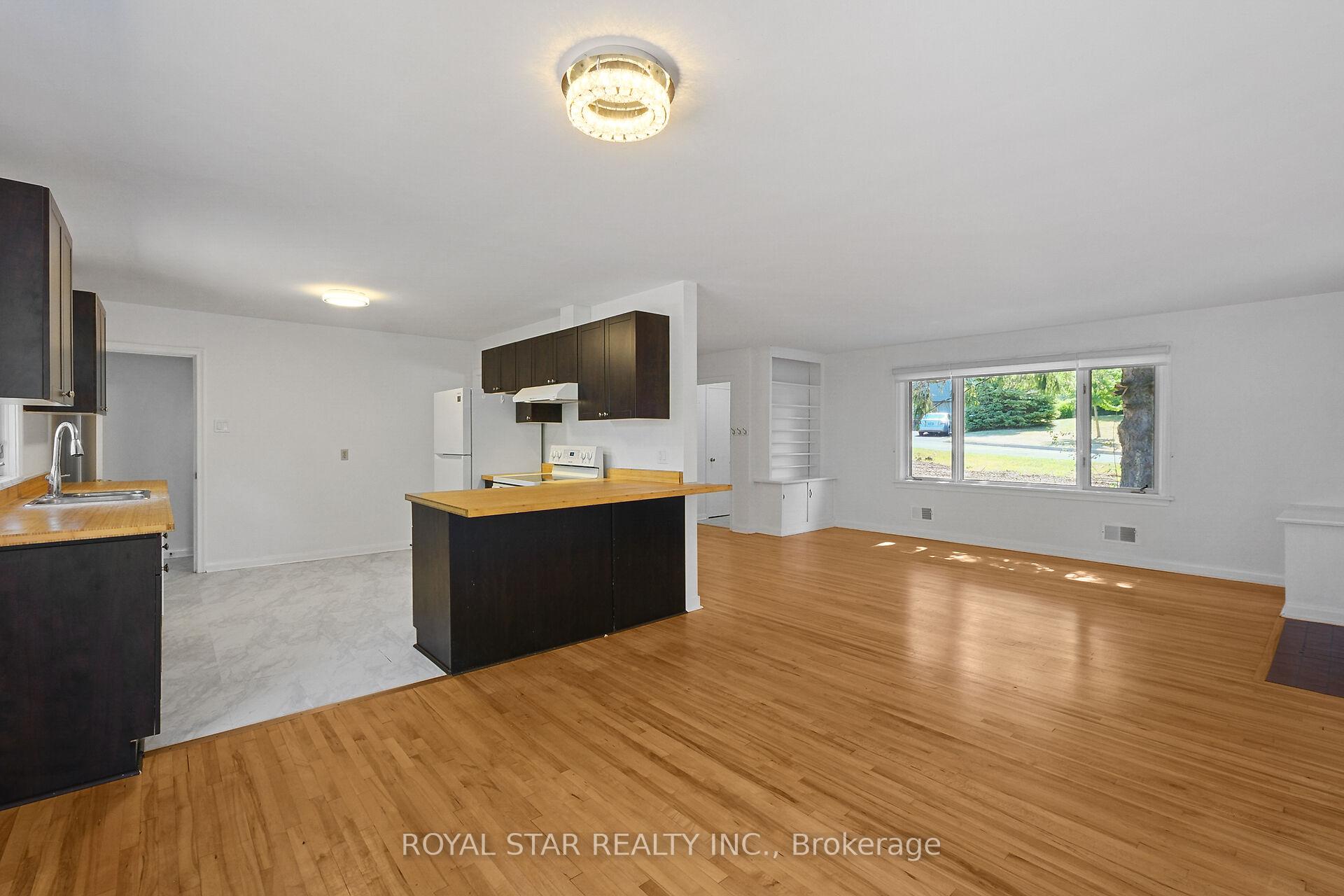 Photo 13 of 10 Delong Drive, Ottawa, Beacon Hill North — HOMEH