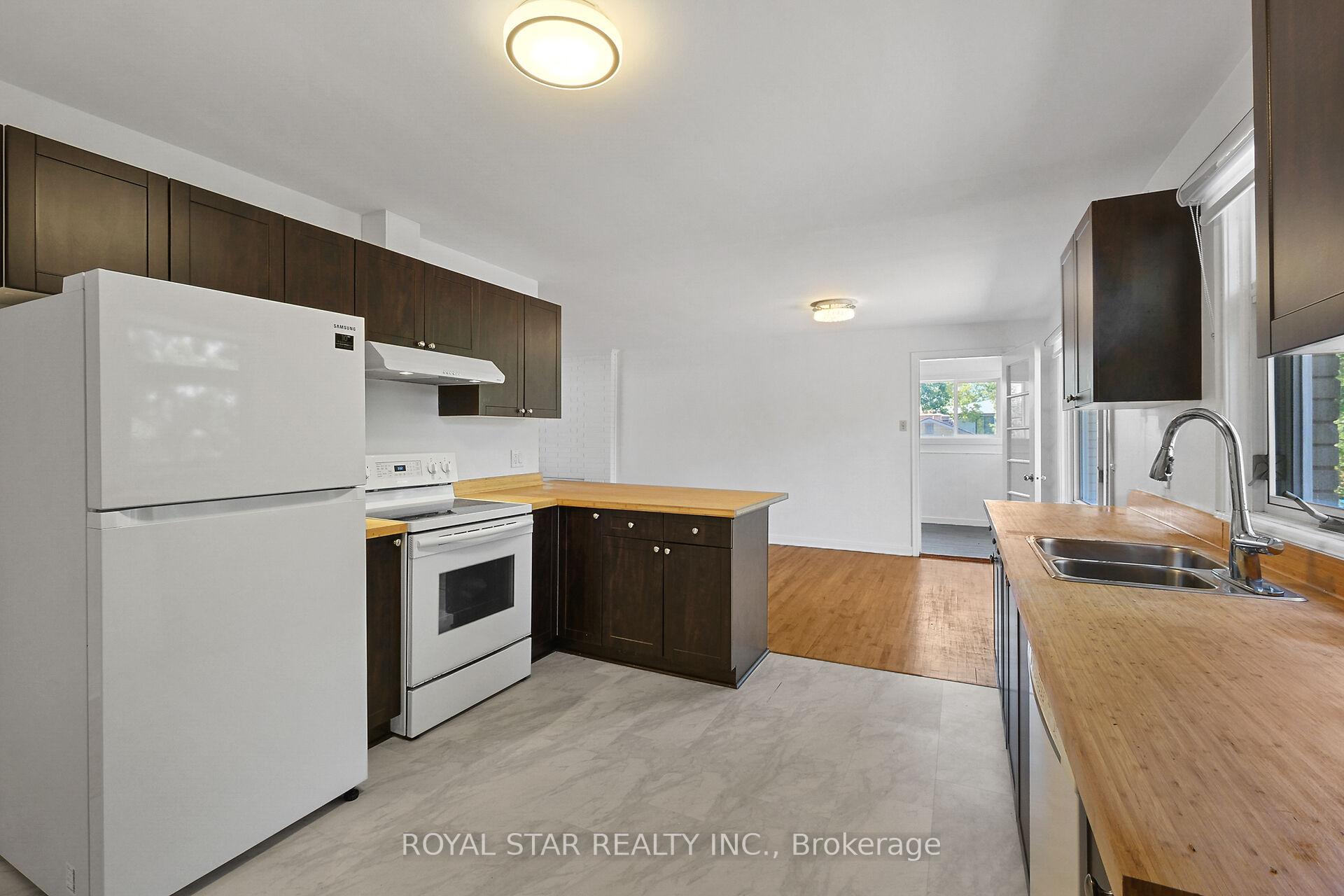 Photo 18 of 10 Delong Drive, Ottawa, Beacon Hill North — HOMEH