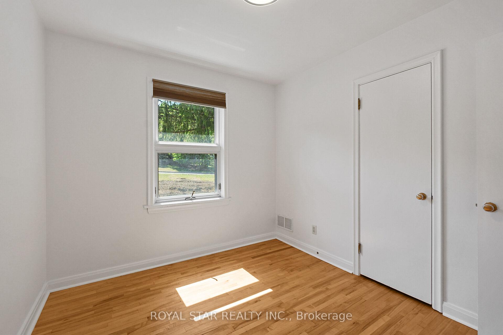 Photo 24 of 10 Delong Drive, Ottawa, Beacon Hill North — HOMEH