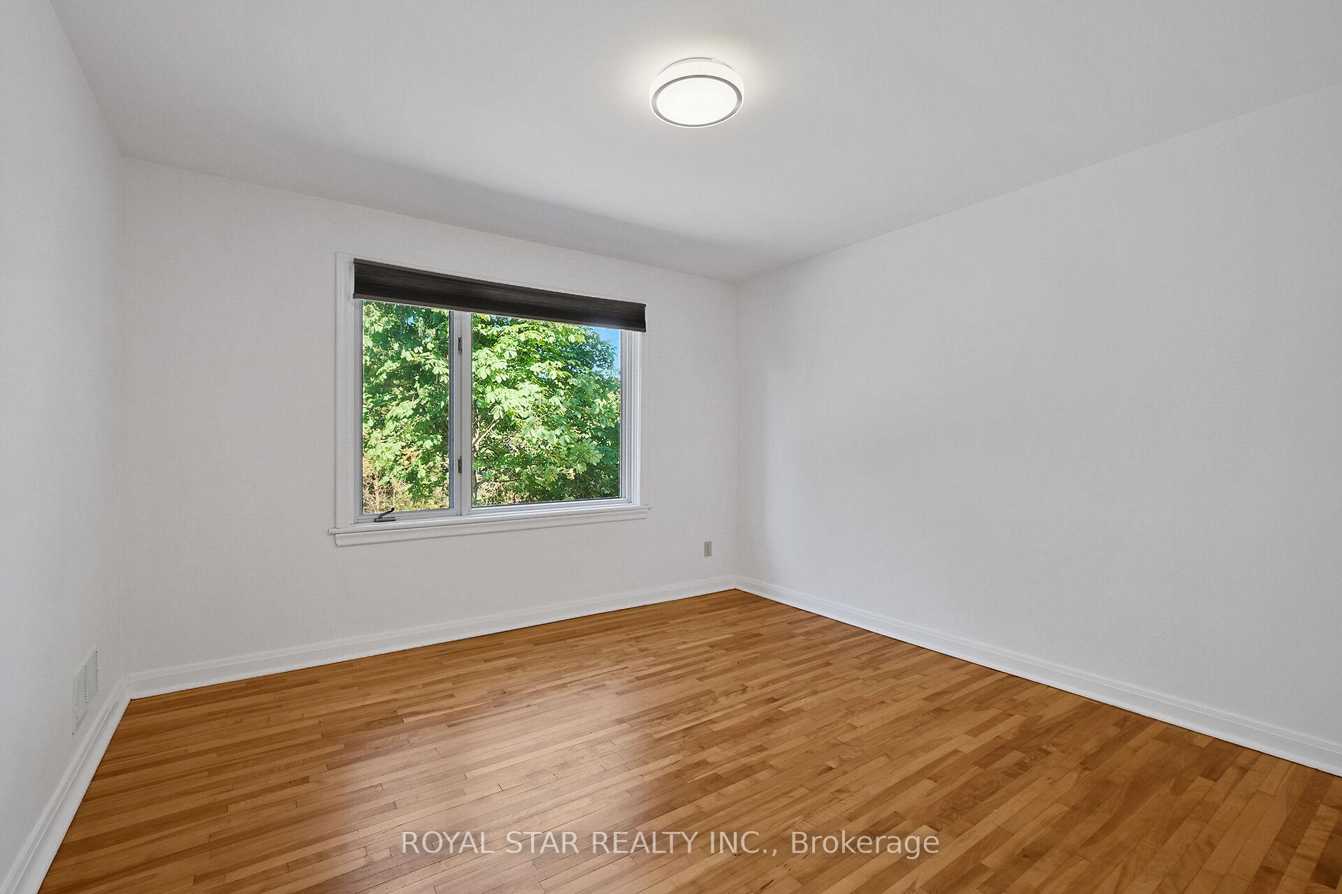 Photo 26 of 10 Delong Drive, Ottawa, Beacon Hill North — HOMEH