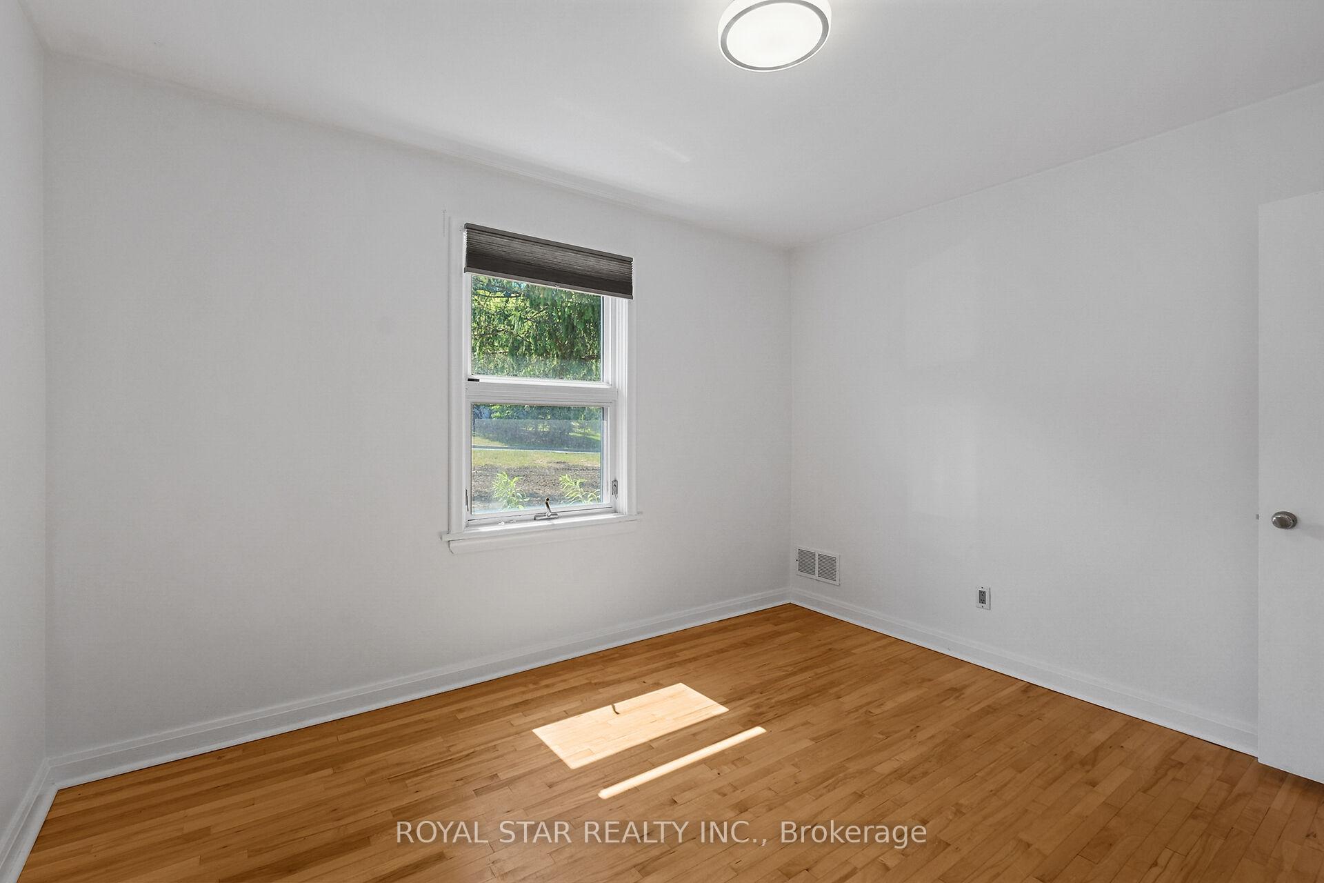 Photo 31 of 10 Delong Drive, Ottawa, Beacon Hill North — HOMEH