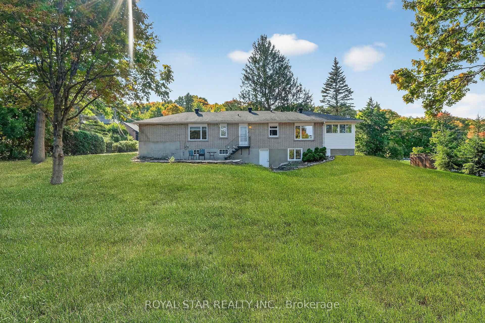 Photo 40 of 10 Delong Drive, Ottawa, Beacon Hill North — HOMEH