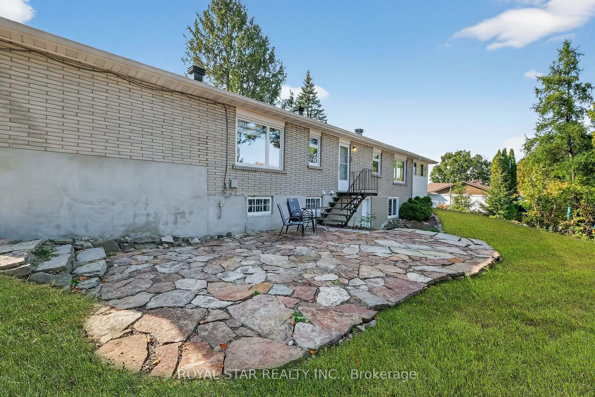 Photo 41 of 10 Delong Drive, Ottawa, Beacon Hill North — HOMEH